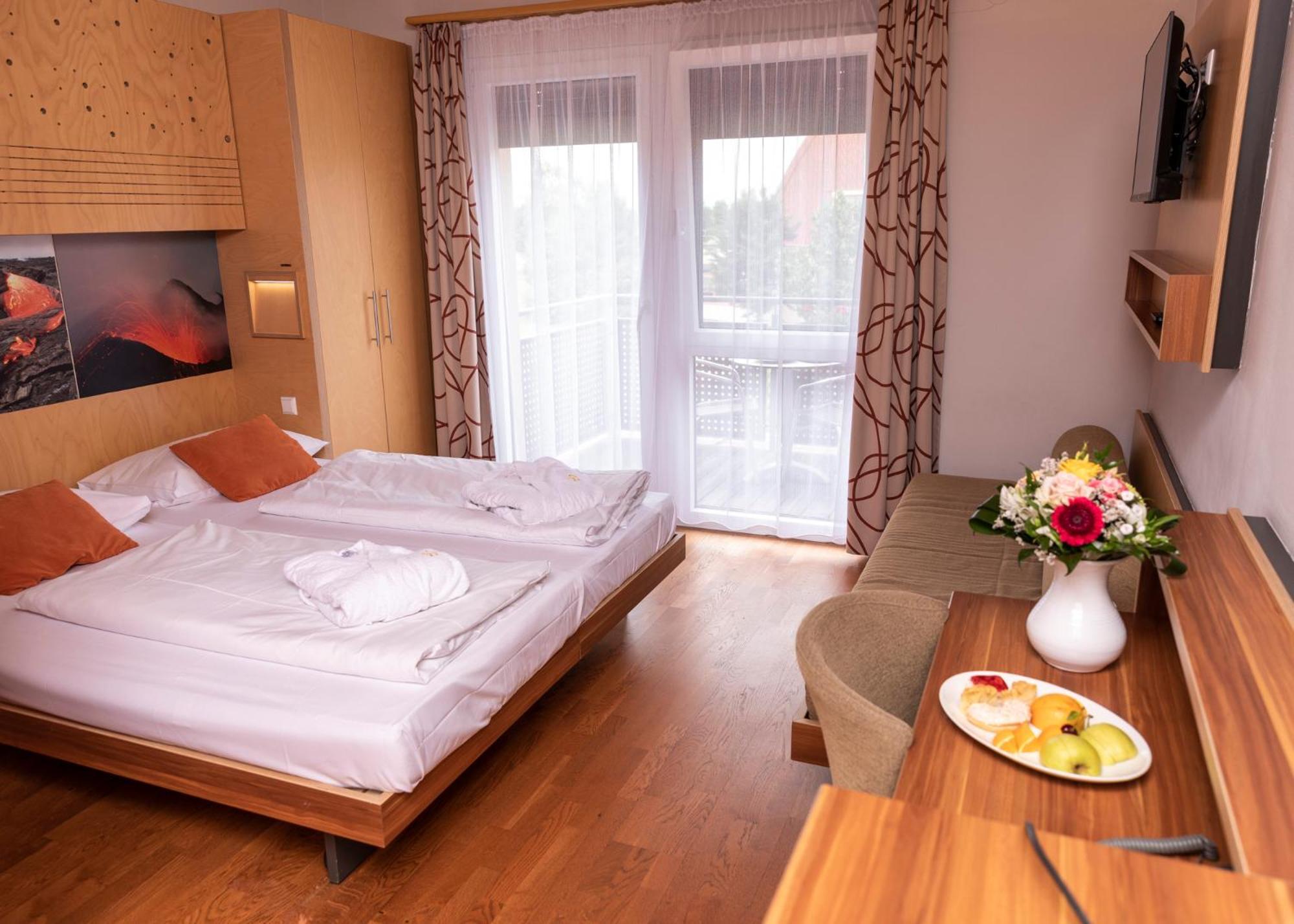 Vulkan Wellness Hotel & Camping Celldomolk Exterior photo