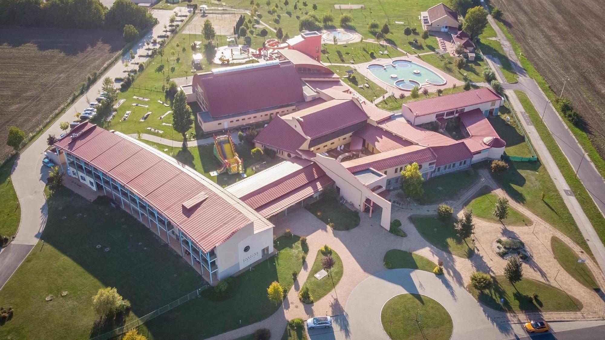 Vulkan Wellness Hotel & Camping Celldomolk Exterior photo