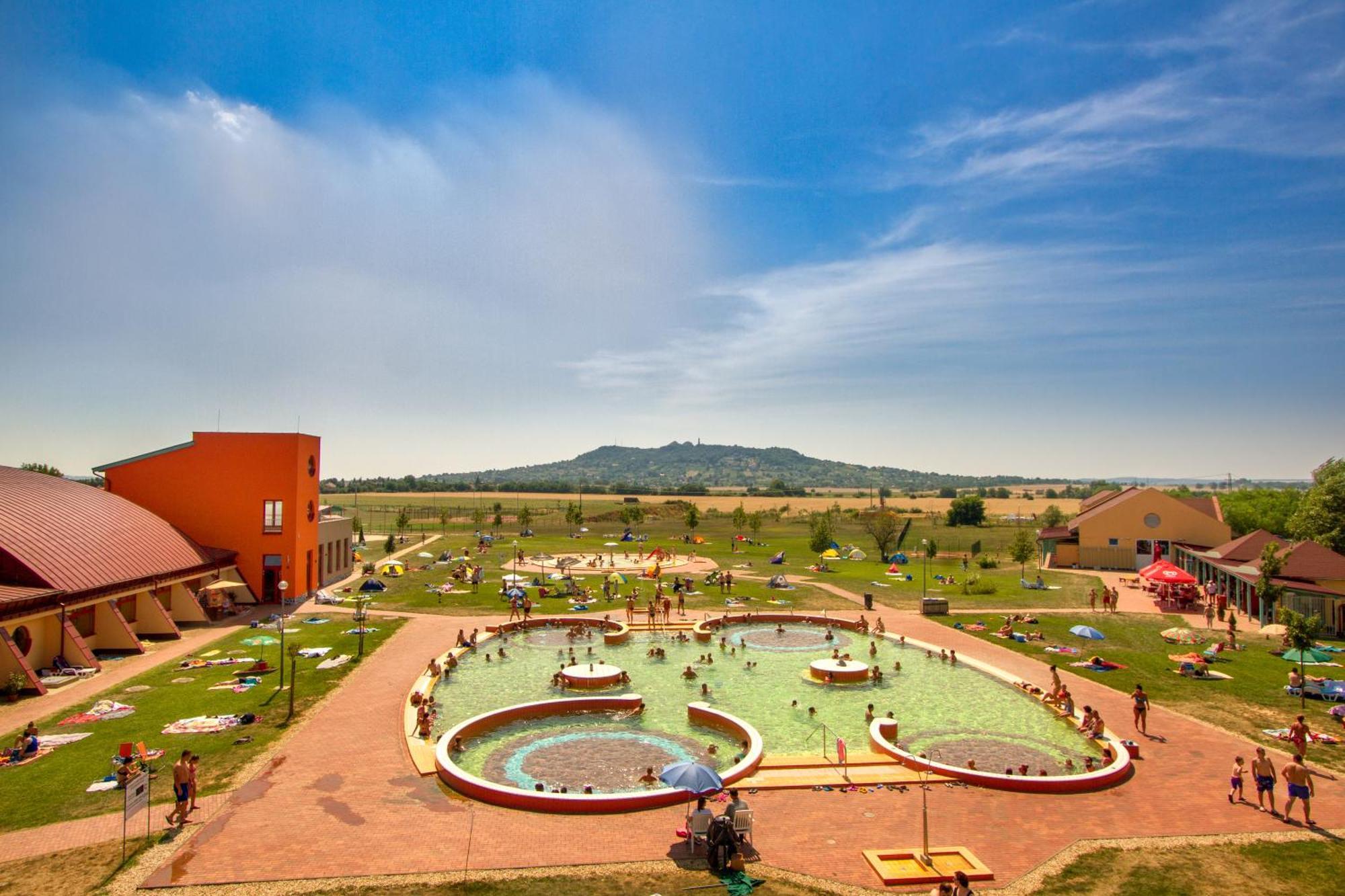 Vulkan Wellness Hotel & Camping Celldomolk Exterior photo