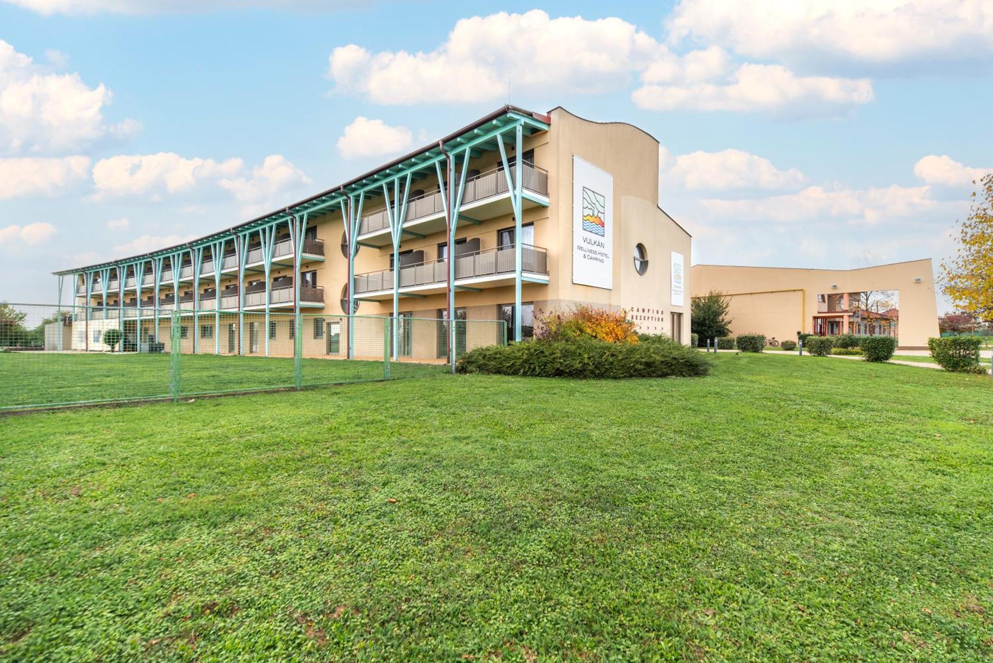 Vulkan Wellness Hotel & Camping Celldomolk Exterior photo