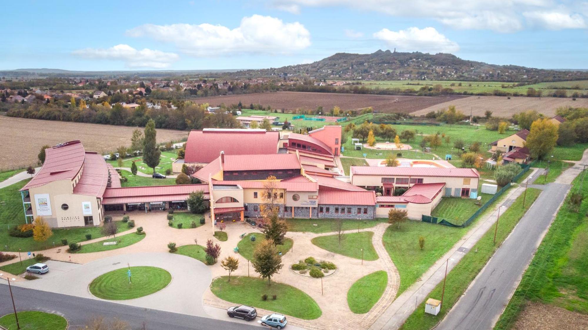 Vulkan Wellness Hotel & Camping Celldomolk Exterior photo