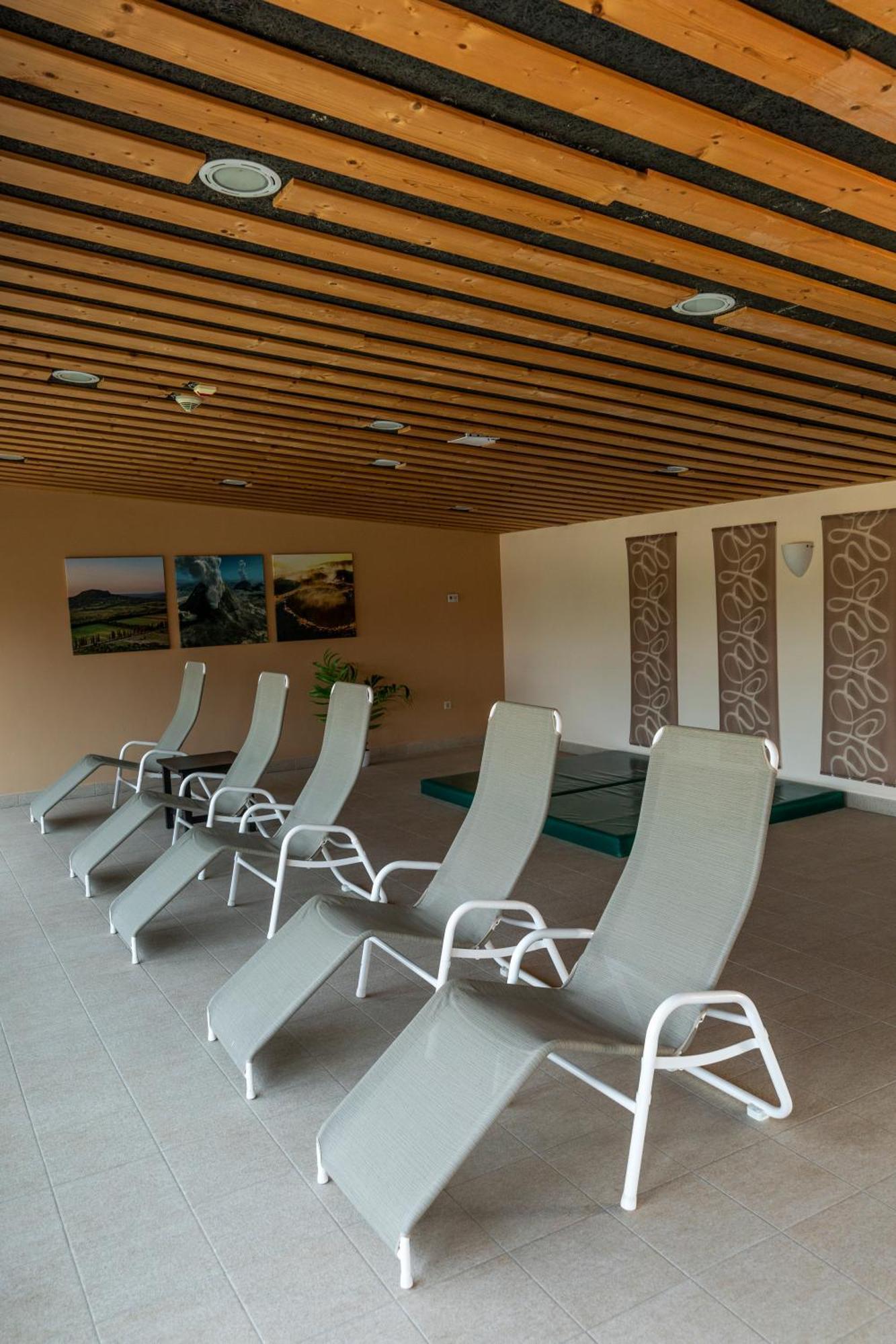 Vulkan Wellness Hotel & Camping Celldomolk Exterior photo